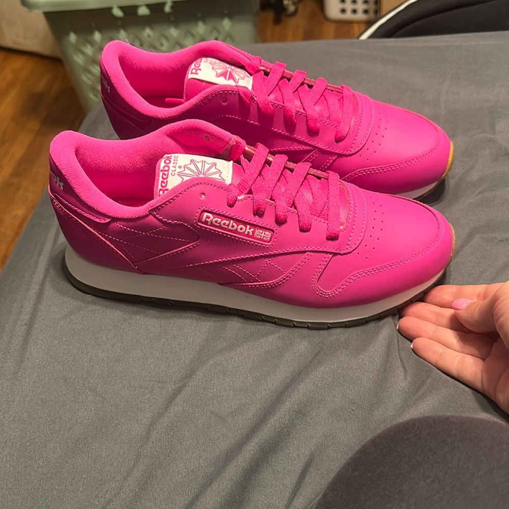 Reebok classic sneakers never been worn